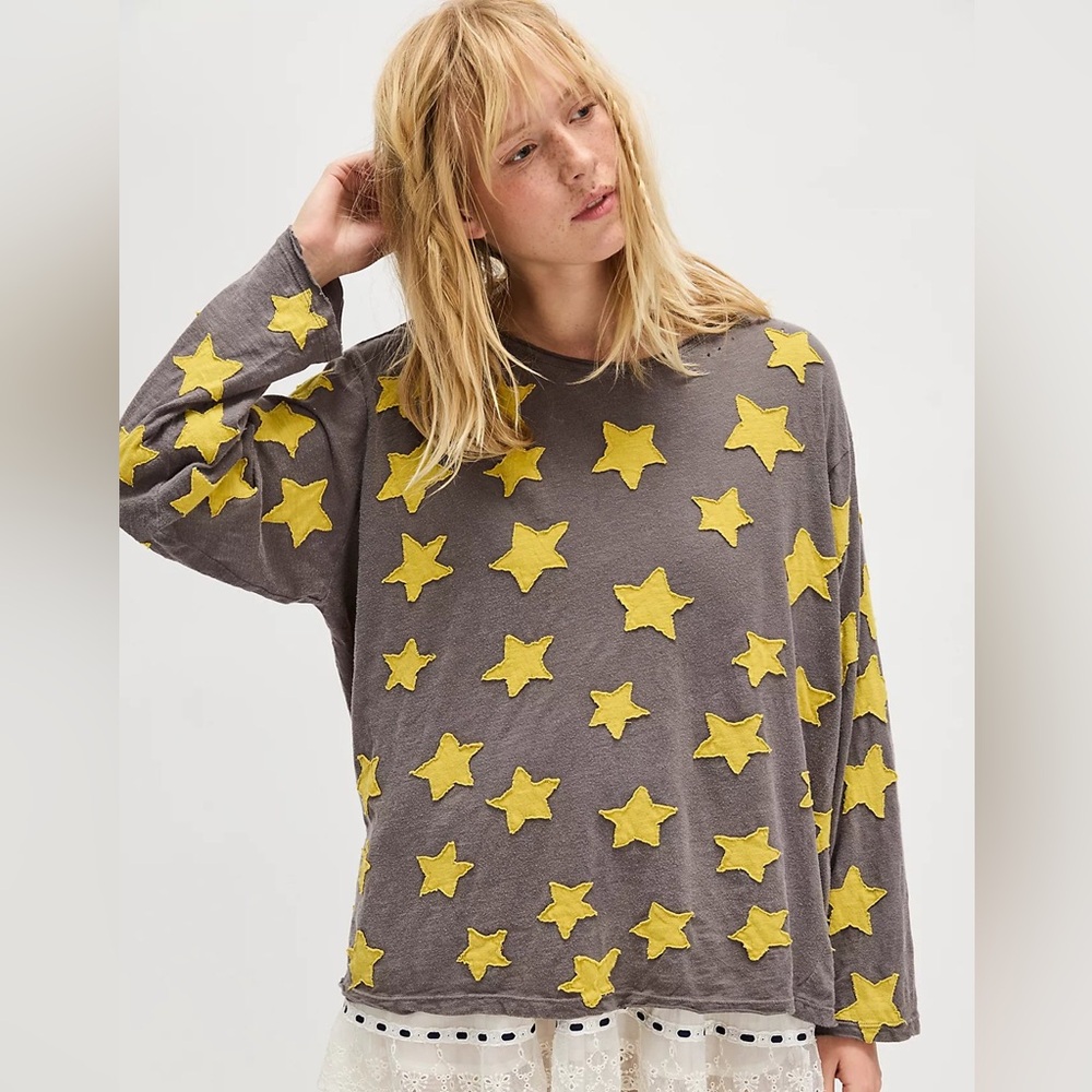 Magnolia Pearl Charcoal Top with Yellow Star Accents